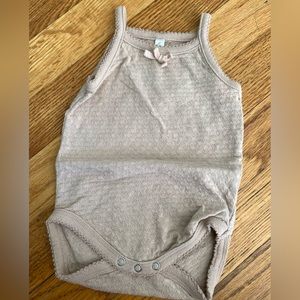 Quincy Mae 0-3m body suit - precious layering piece! Great condition!